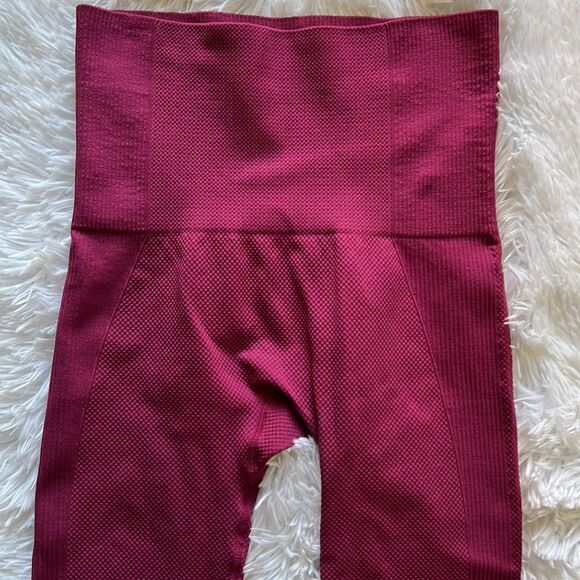 Savvi Seamless High Waist Legging In Cranberry - Picture 3 of 8